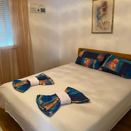 Guest House Kruna Ulcinj Buitenkant foto